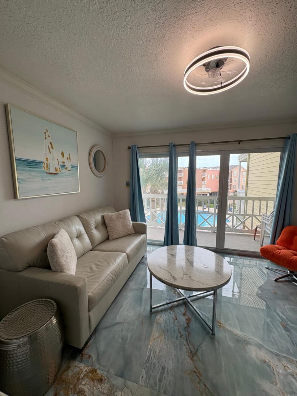 Living room, Seating area