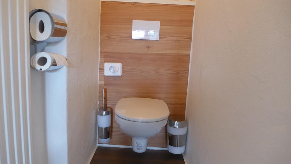 Bathroom, Decorative detail