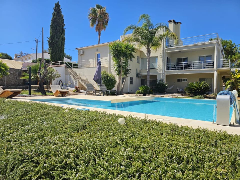 FIND Your Space Casa no Campo - Paderne - Albufeira - Piscina Privada - Aquecida a pedido House in Faro District