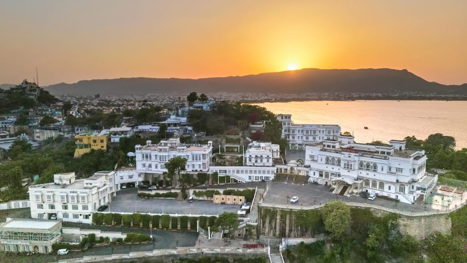 Day, Neighbourhood, Lake view, River view, Location