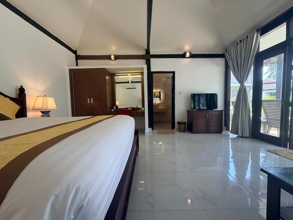 Communal lounge/ TV room, Bed, TV and multimedia, Photo of the whole room, Evening entertainment, Bedroom