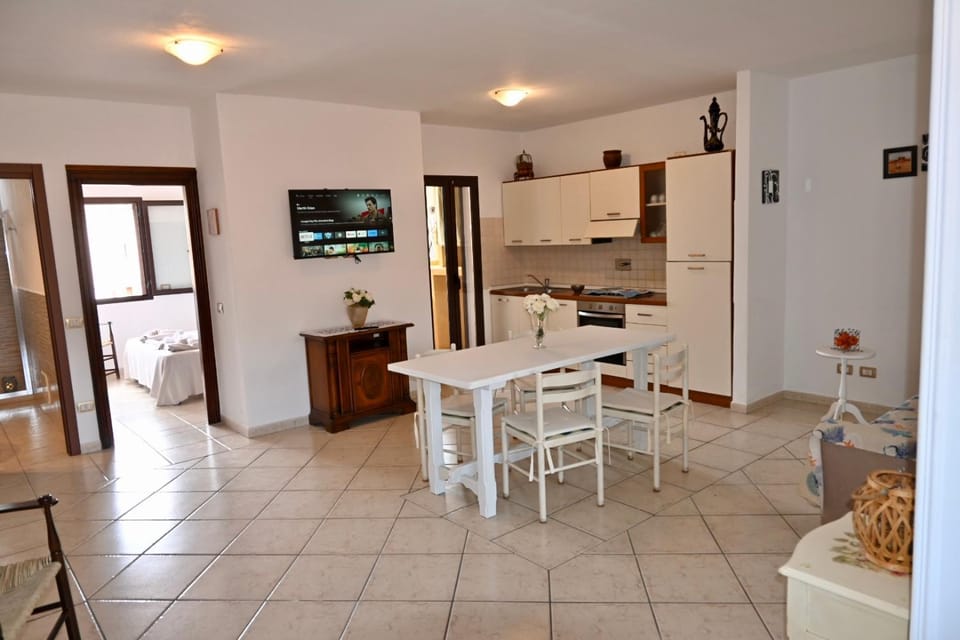 TV and multimedia, Kitchen or kitchenette, Dining area