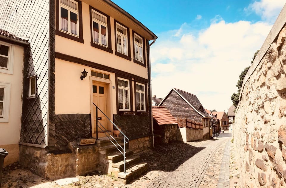 Nearby landmark, Facade/entrance, Day, Neighbourhood, Natural landscape, Activities, Summer, On site, City view, Landmark view, Mountain view, Street view, Family