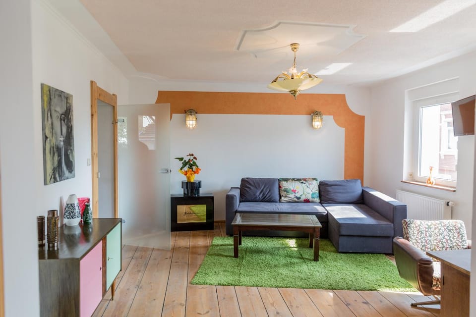 Living room, Photo of the whole room