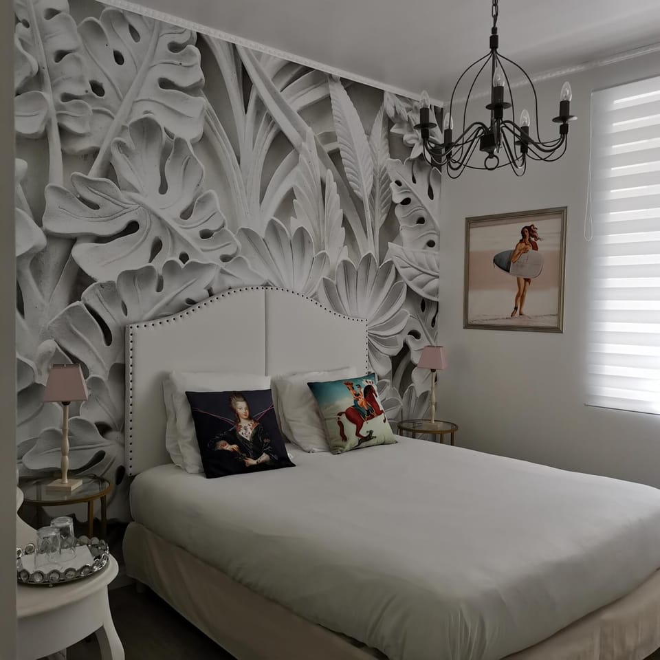 Bed, Photo of the whole room