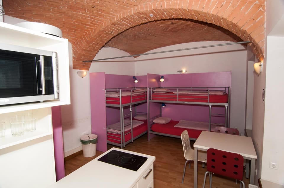 Bed, Kitchen or kitchenette