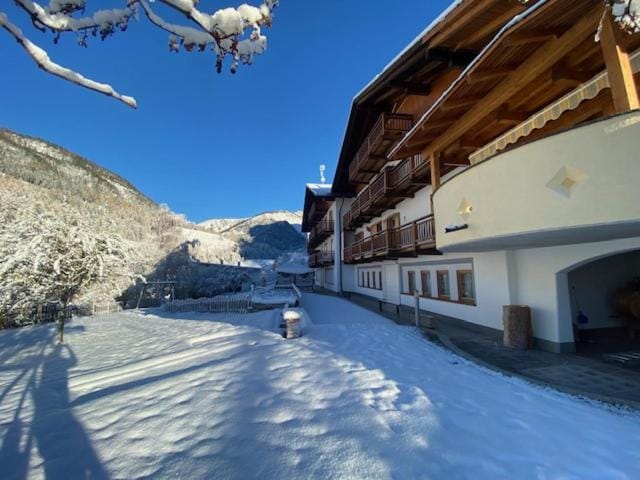 Property building, Winter