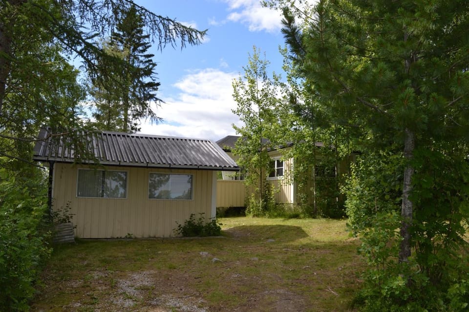 Property building, Garden, Parking