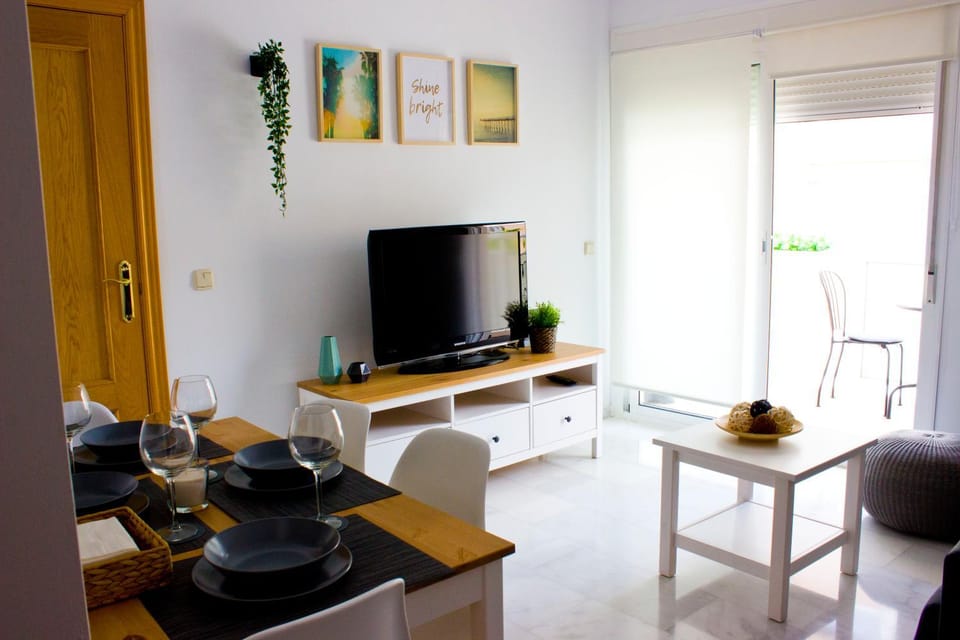 Communal lounge/ TV room, TV and multimedia, Lounge or bar