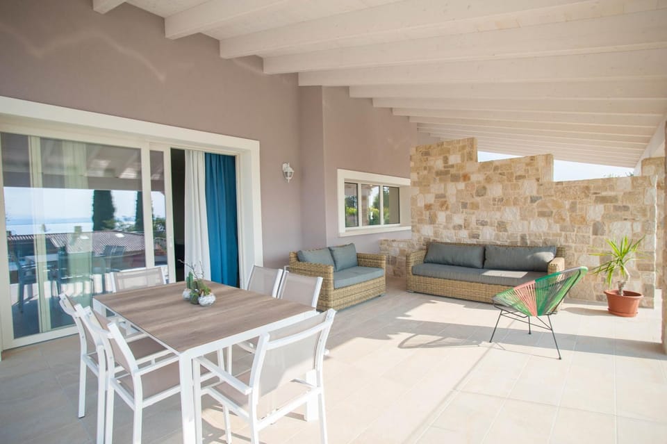 Balcony/Terrace, Dining area