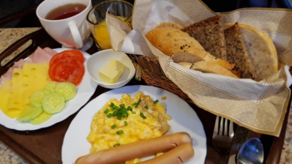 Breakfast, Continental breakfast