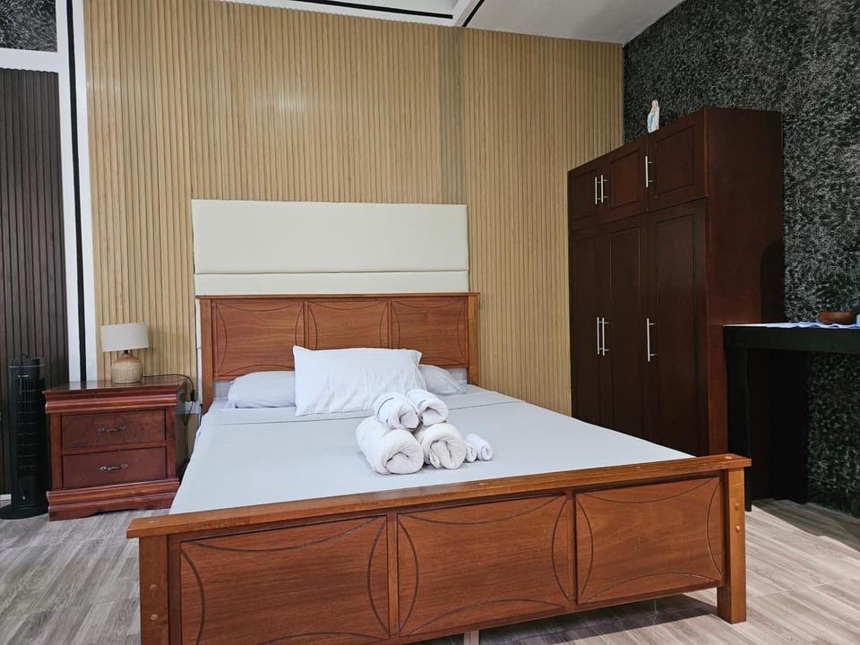 Weyh's Studio #2 by the ocean 100Mbps Apartment in Central Visayas