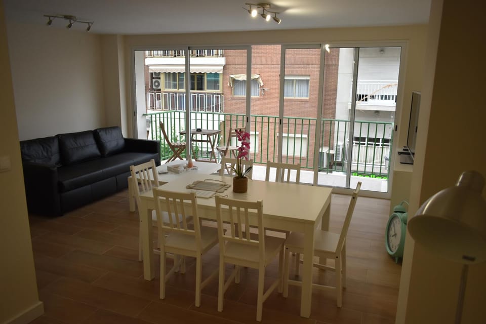 Communal lounge/ TV room, View (from property/room), Balcony/Terrace, Living room, Seating area, Dining area, Evening entertainment