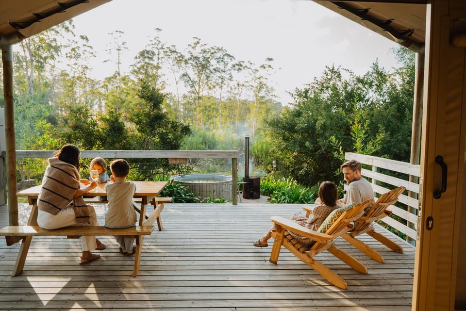 Property building, Patio, Hot Tub, Hot Tub