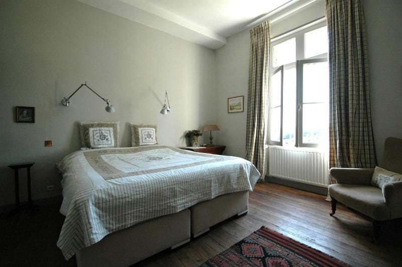 Château Le Tour - Chambres d'Hôtes Bed and Breakfast in Occitanie