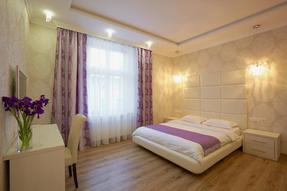Bed, Photo of the whole room, Decorative detail, Bedroom