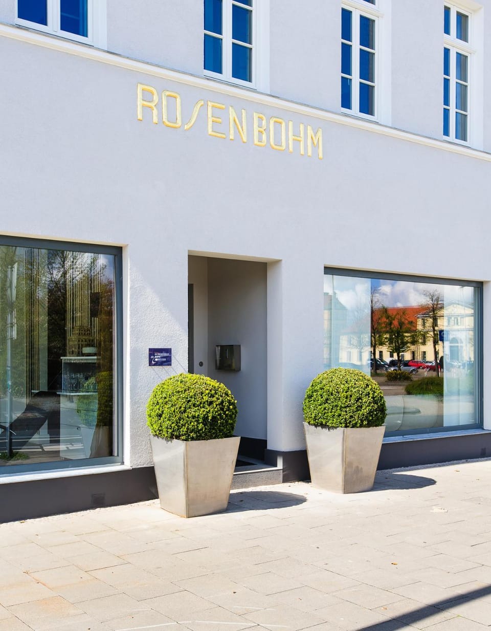 Facade/entrance