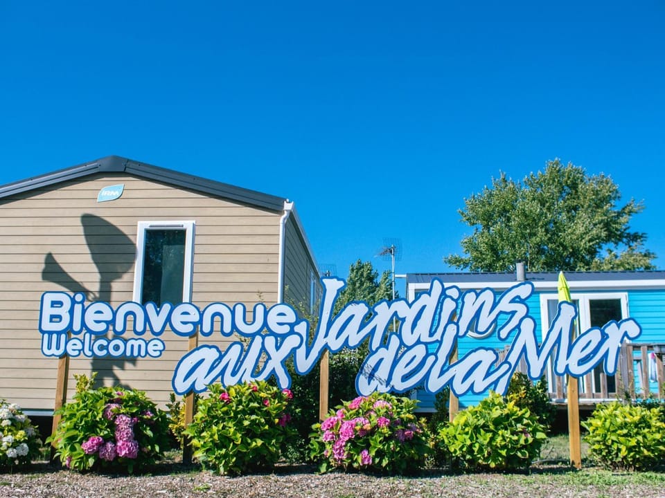Camping Les Jardins de la Mer Campground/ 
RV Resort in Hauts-de-France