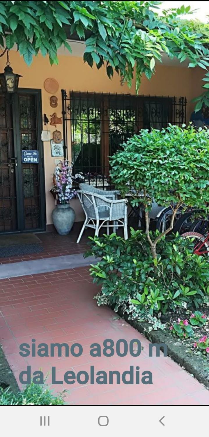 Facade/entrance, Garden