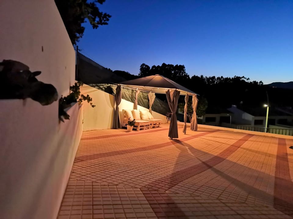 Patio, BBQ facilities, Garden, Balcony/Terrace