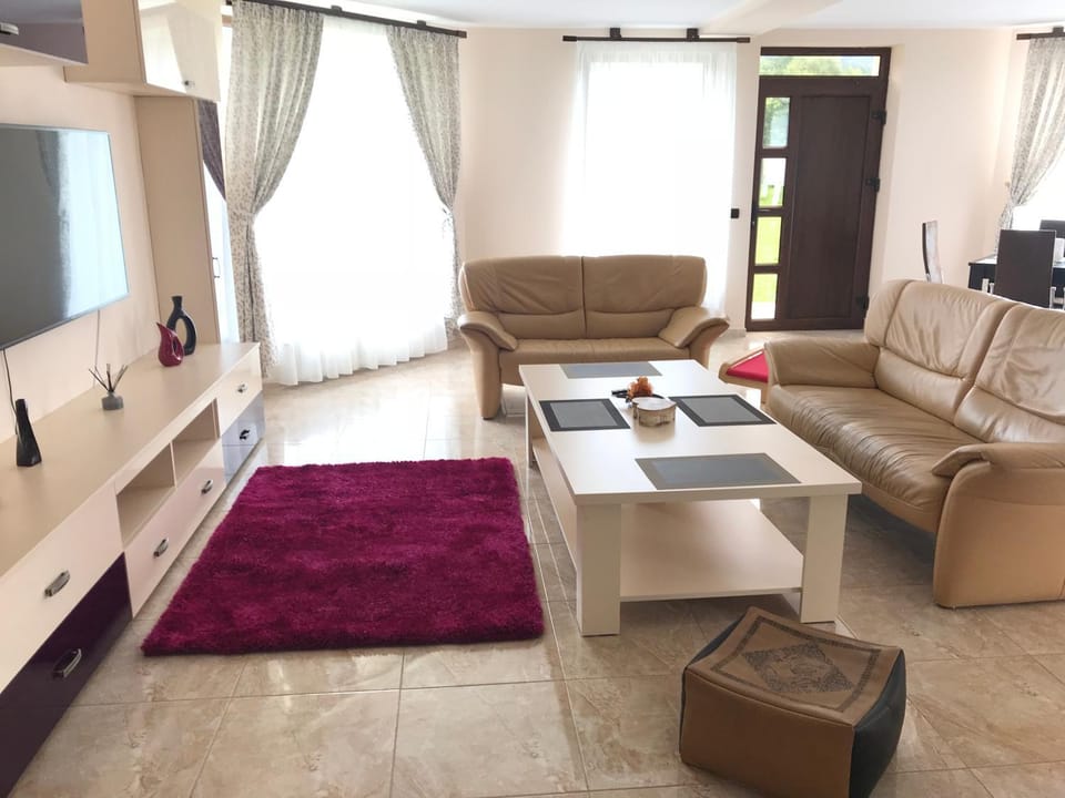 Pensiunea Granada Bed and Breakfast in Romania
