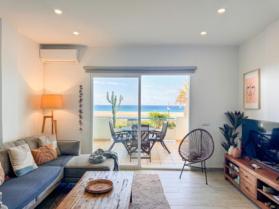 TV and multimedia, View (from property/room), View (from property/room), Balcony/Terrace, Balcony/Terrace, Living room, Photo of the whole room, Landmark view, Sea view, Sea view