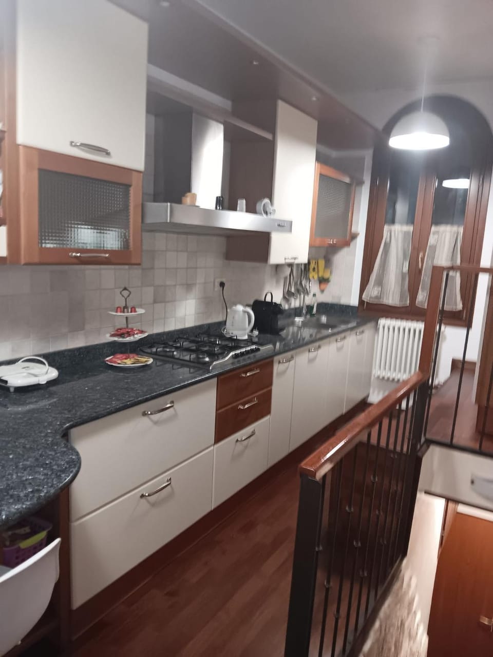 Kitchen or kitchenette, Breakfast, stove
