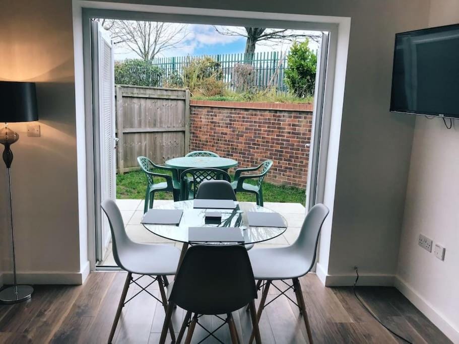 Sunderland Short Stays 2 bedroom apartment Free Parking Fulwell SR6 Apartment in Sunderland