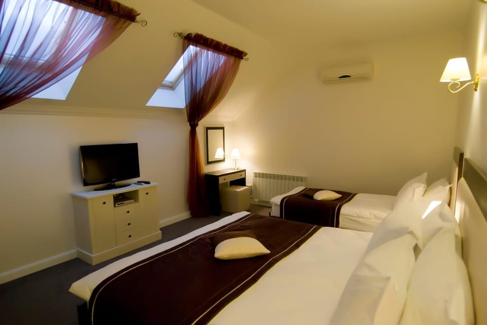 Bed, TV and multimedia
