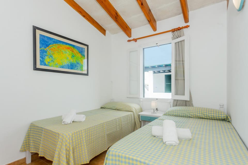 Property building, Living room, Bedroom