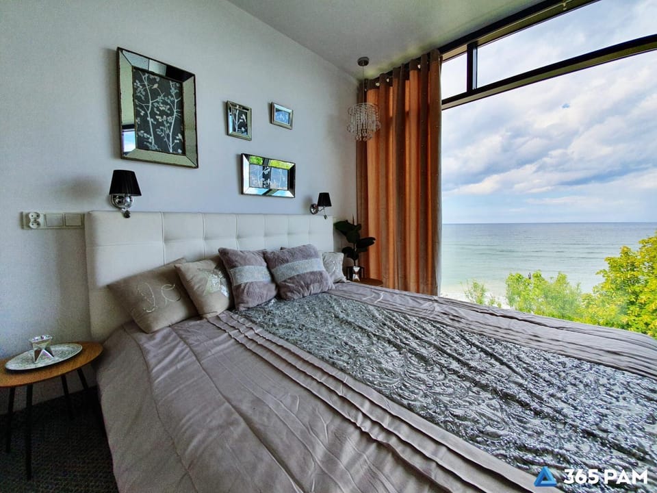 Bed, Natural landscape, Photo of the whole room, Bedroom, Sea view