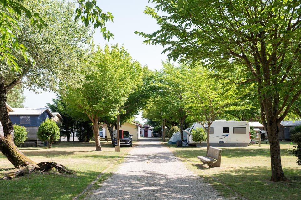 Camping Routes du Monde ATC La Hume-Arcachon Campground/ 
RV Resort in Gujan-Mestras
