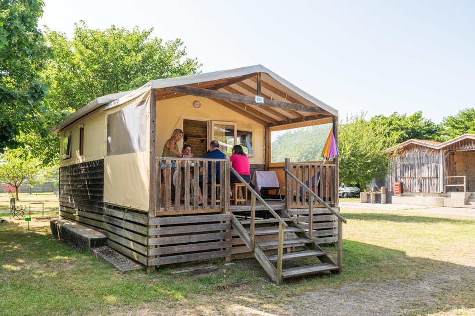 Camping Routes du Monde ATC La Hume-Arcachon Campground/ 
RV Resort in Gujan-Mestras