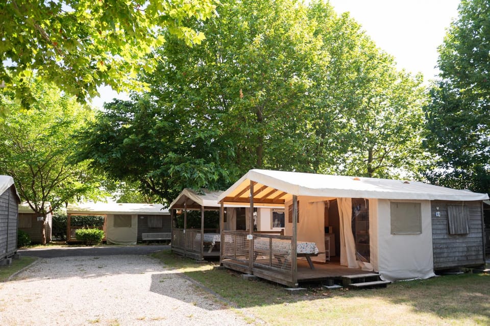 Camping Routes du Monde ATC La Hume-Arcachon Campground/ 
RV Resort in Gujan-Mestras