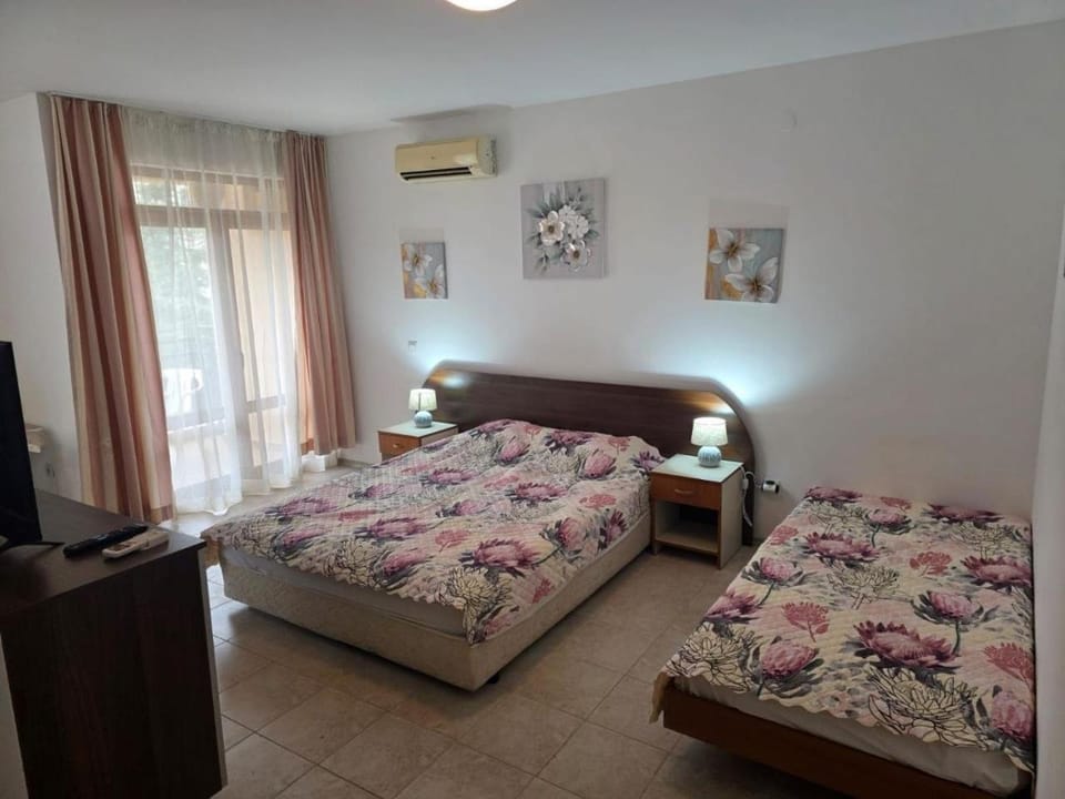 Bed, Photo of the whole room