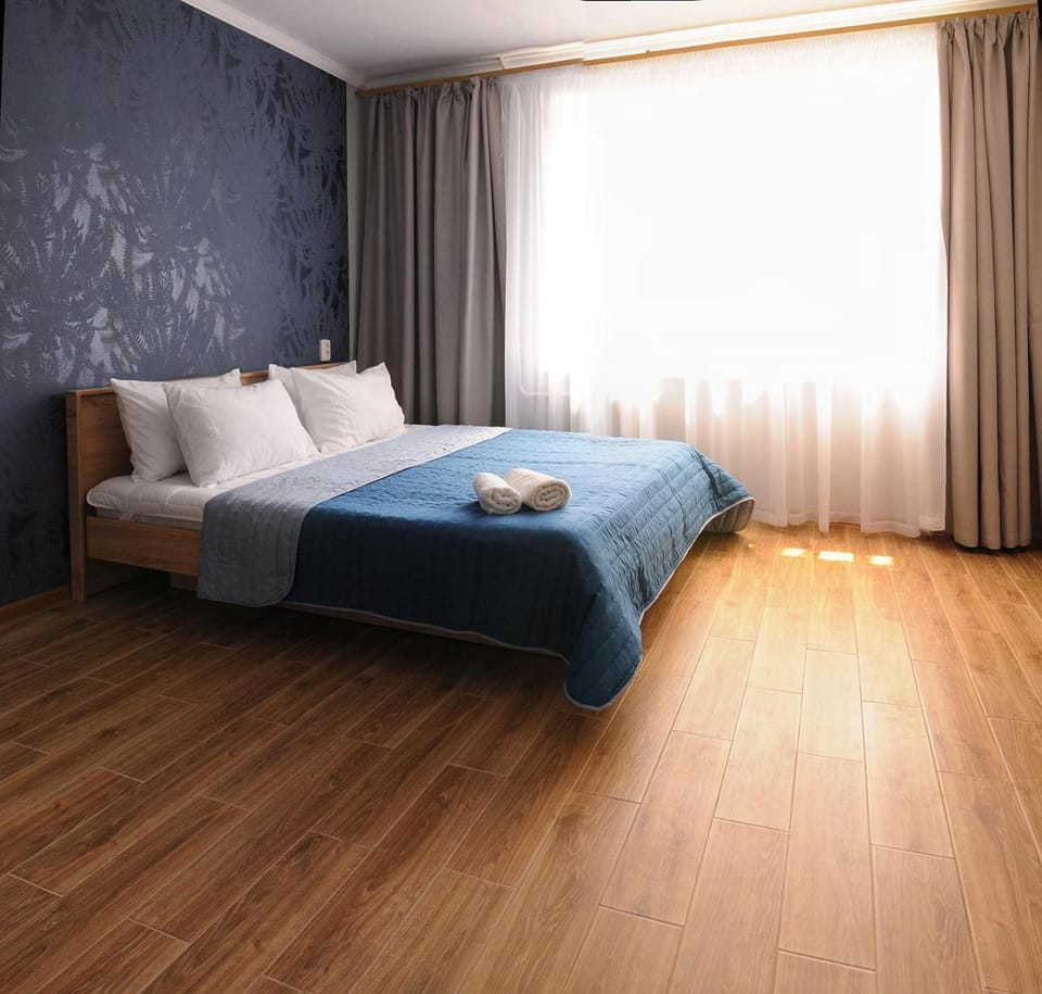 Photo of the whole room, bunk bed