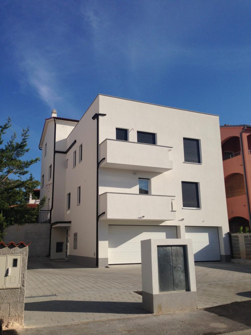 Property building, Facade/entrance