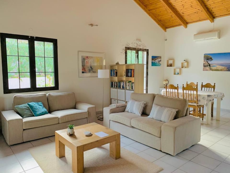 Gialova garden bungalow House in Messenia