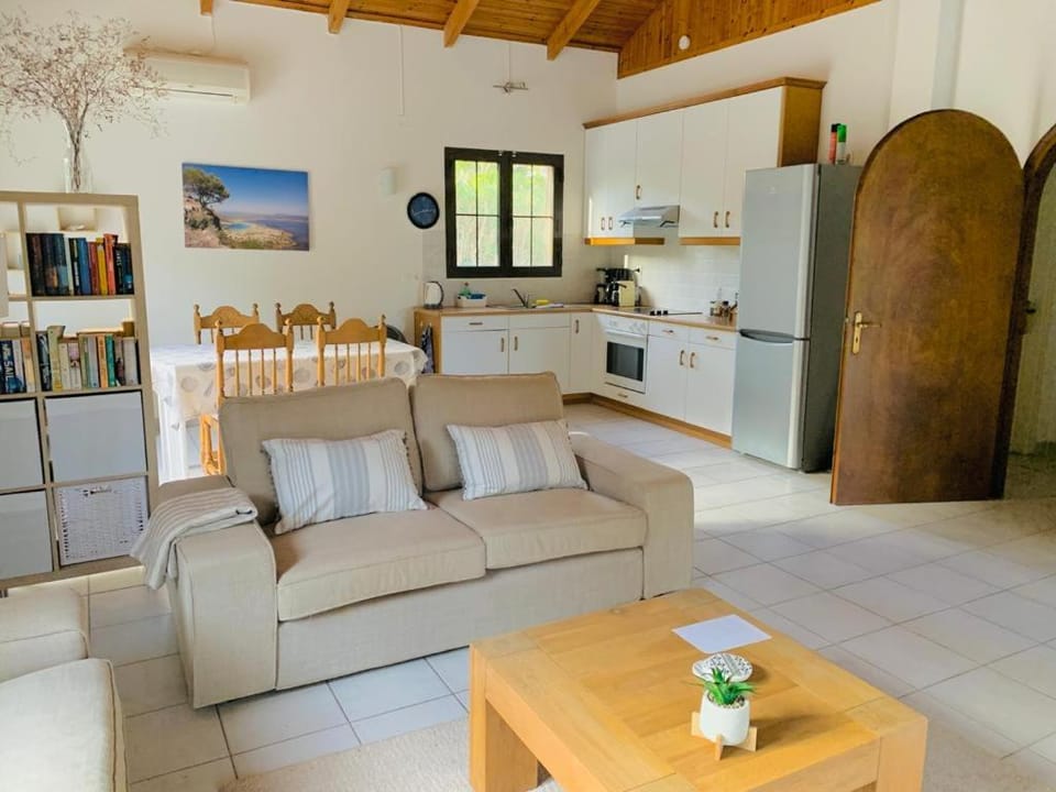 Gialova garden bungalow House in Messenia