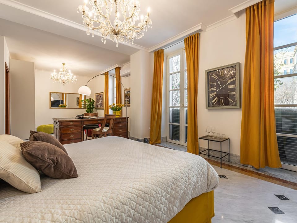 Bed, Hot Tub, Living room, Photo of the whole room, Bedroom