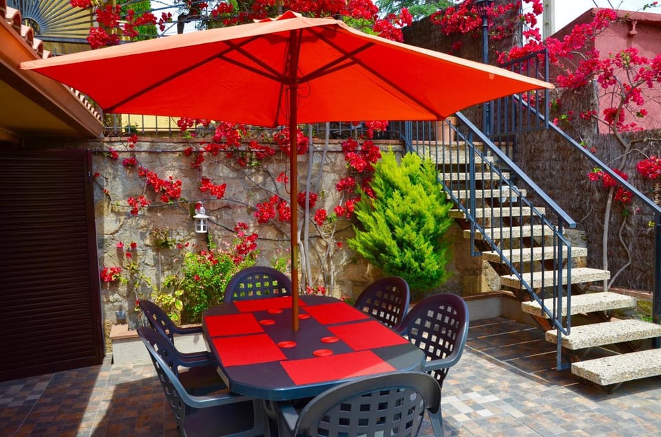 Patio, Spring, Day, Garden, View (from property/room), Balcony/Terrace, Dining area, Garden view