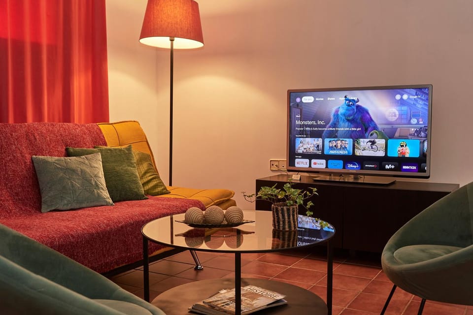 TV and multimedia, Living room, Lounge or bar