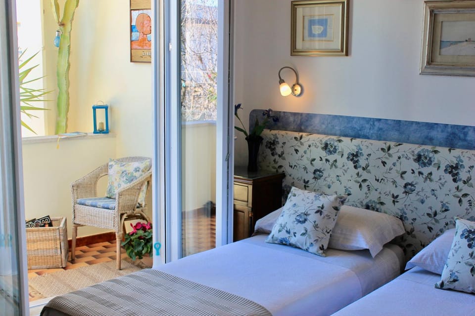 Balcony/Terrace, Bedroom, Garden view, Inner courtyard view