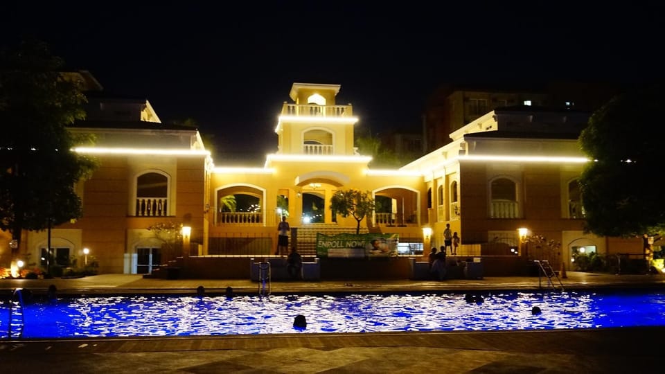 1BR with Balcony Overlooking Pool Chateau Elysee Near NAIA Apartment in Paranaque