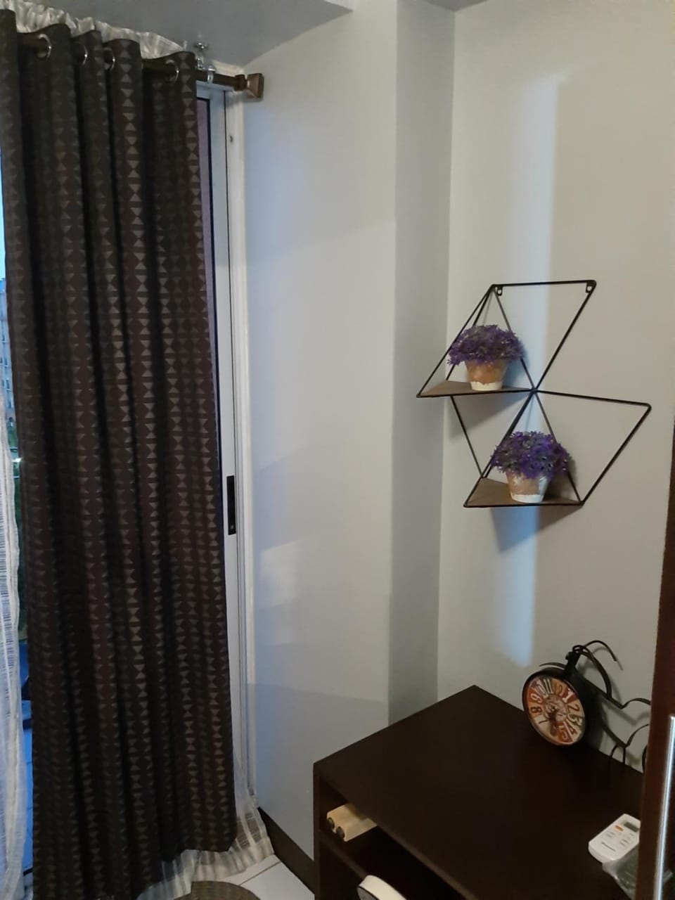 1BR with Balcony Overlooking Pool Chateau Elysee Near NAIA Apartment in Paranaque
