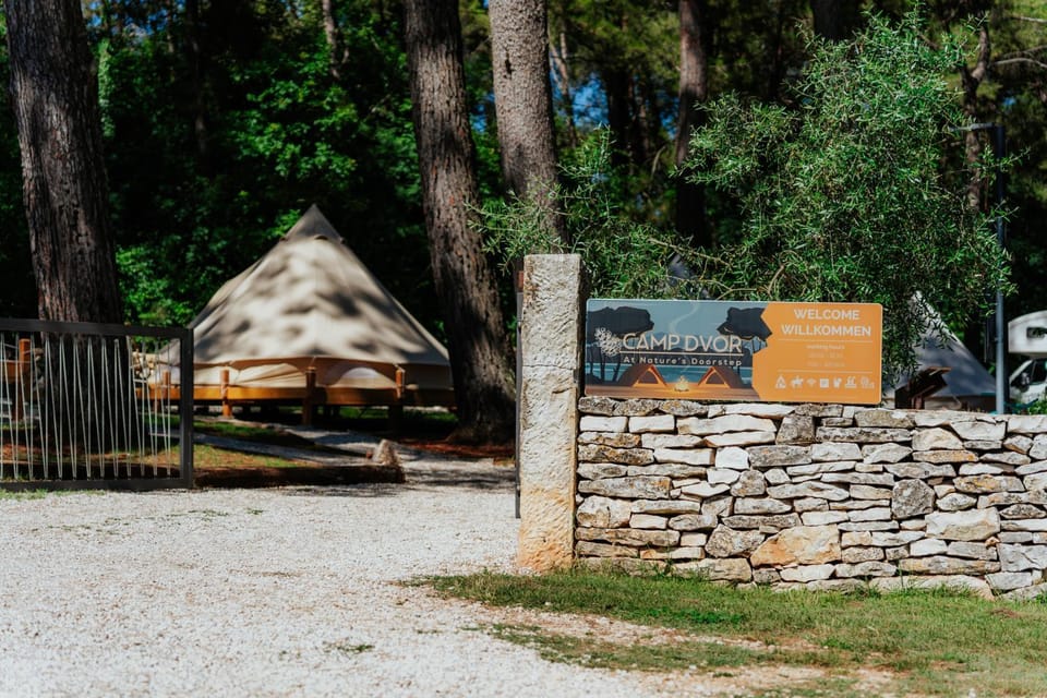 Camp 'Dvor' bell tent accommodation Bed and Breakfast in Istria County
