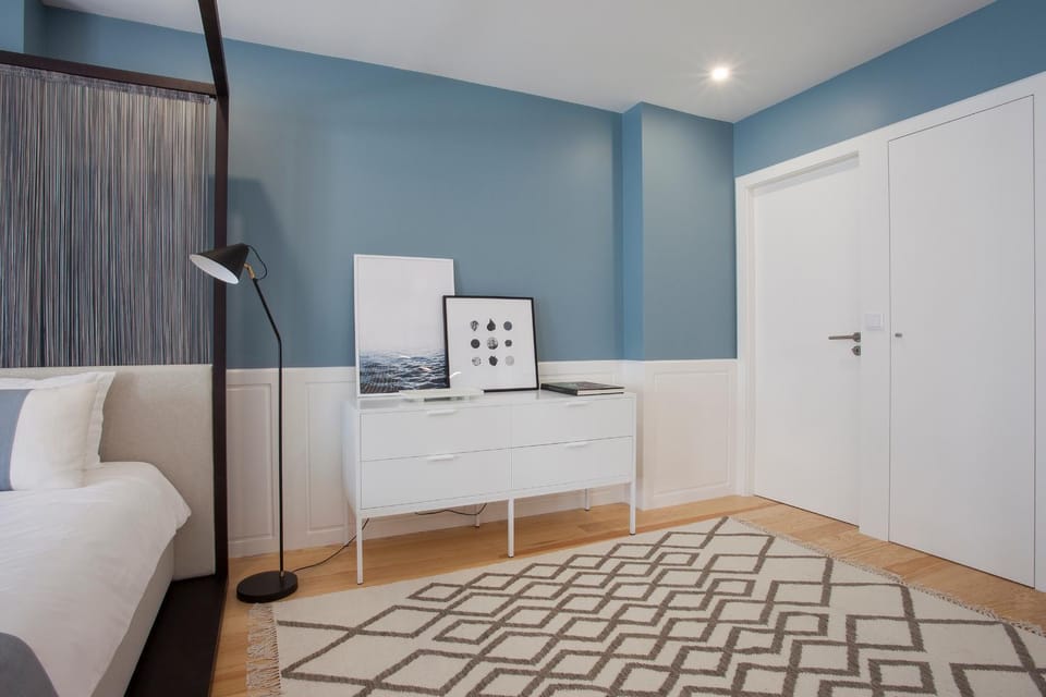 Bed, Decorative detail, Bedroom