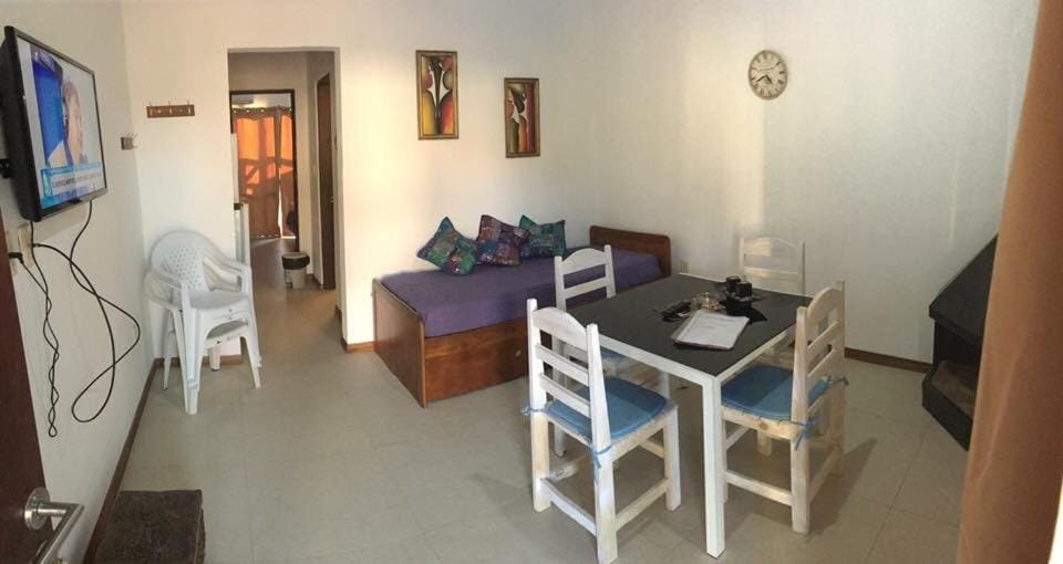 Bed, Dining area