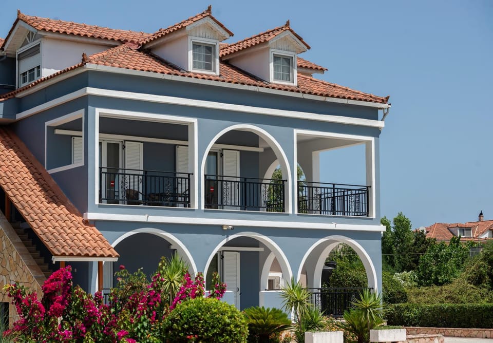 Property building, Balcony/Terrace