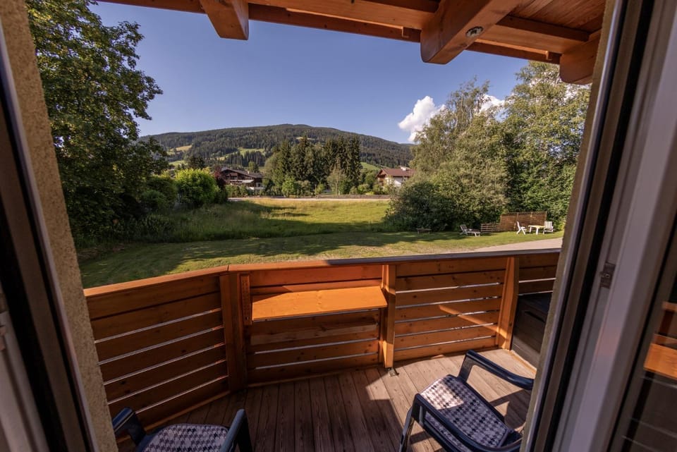Balcony/Terrace, Mountain view